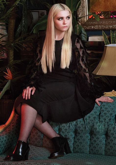 queens scream bust big