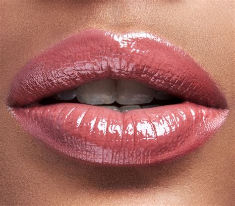 Comment trouver la meilleure teinte de rouge à lèvres pour votre ton de
