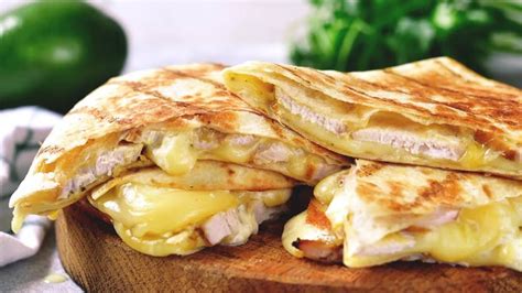 Quesadillas Rellenas De Queso