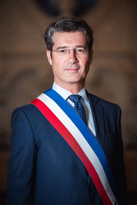 qui est le maire