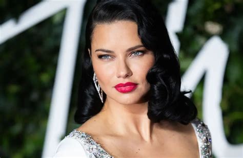 quien es adriana lima