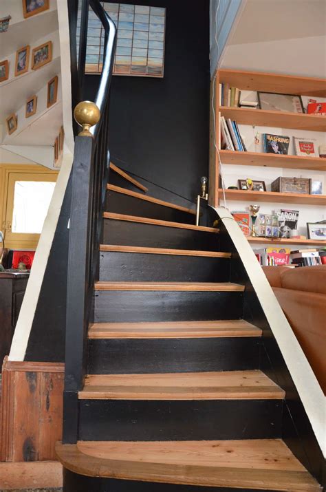 Rénovation d’un escalier en bois exotique qui était très foncé