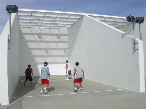 racquetball courts st louis