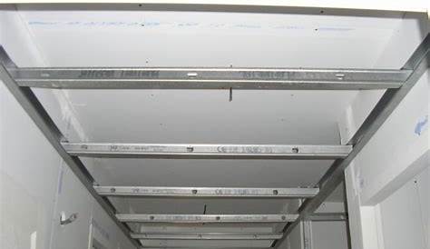 types de rails et montants pour plafond autoporteur placo