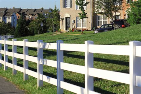 Rail Vinyl Fence