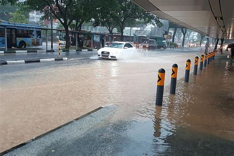 rain in singapore now