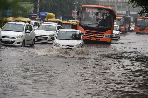 rainfall in delhi in mm