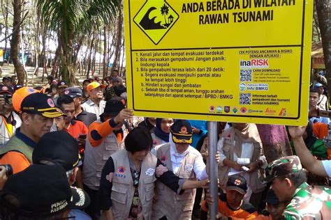 Rambu Peringatan di Laguna Serangan