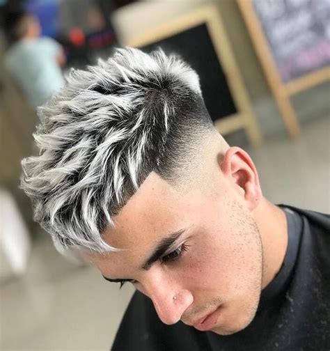 Rambut Silver Pria: Rahasia Tampil Muda dan Bergaya