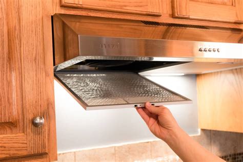 Range Hood Screen Cleaning