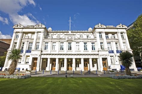 ranking of queen mary university of london