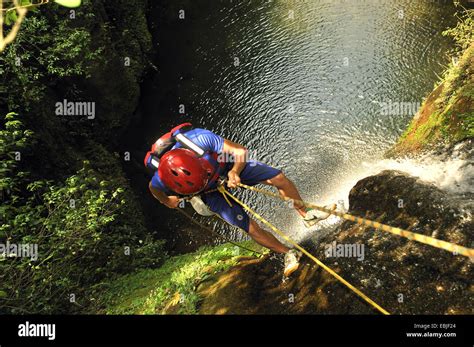 rappelling photography