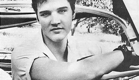 Rare Intimate Photographs of Elvis Presley at a Nashville Recording