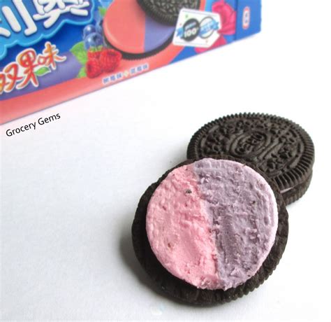 Raspberry And Blueberry Oreos