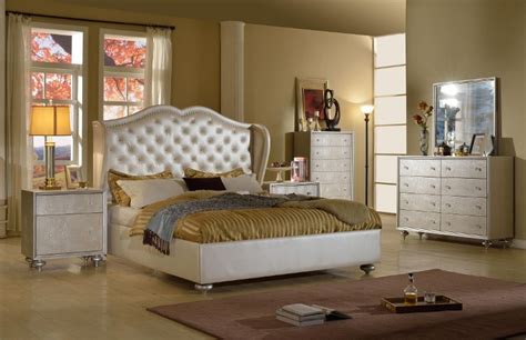 Black 6 Piece Queen Bedroom Set Memphis RC Willey Furniture Store