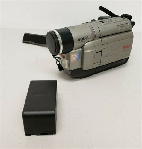RCA VINTAGE VHS VIDEO CAMCORDER NEAR MINT & COMPLETE BUT A TAPE IS