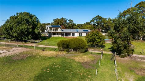 Castlelike mansion in the Adelaide Hills listed for between 4.8