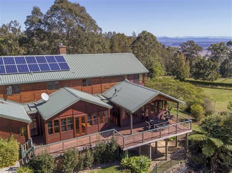 Moulin Rouge performers’ Gold Coast Hinterland home hits the market