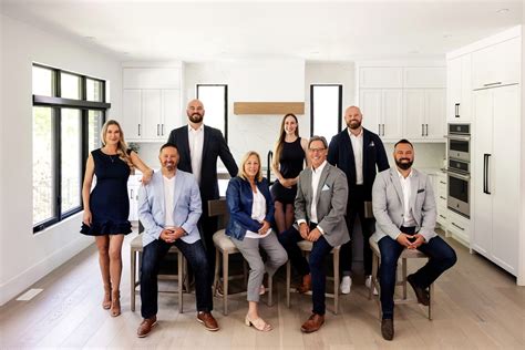 Real Estate Walker Agent