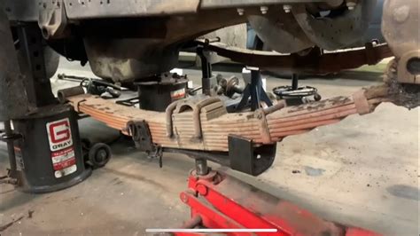 Rear Leaf Spring Removal