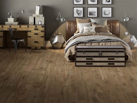 Recamara Con Piso Cafe