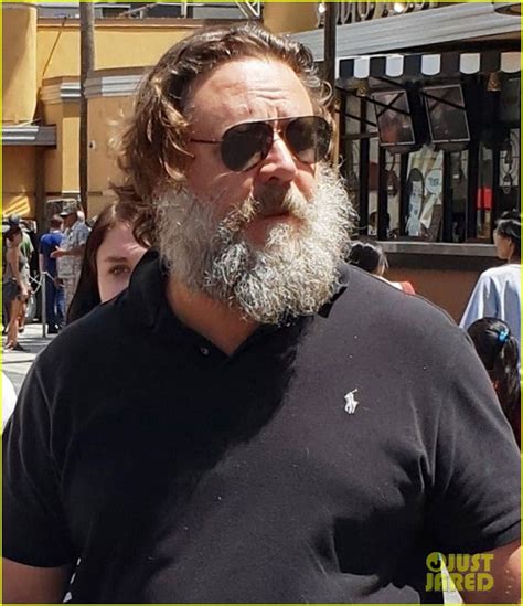 recent picture of russell crowe