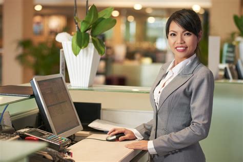 What is a Hotel Receptionist? (with pictures)