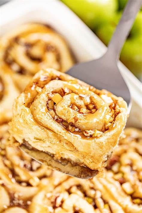 recipe for caramel apple cinnamon rolls