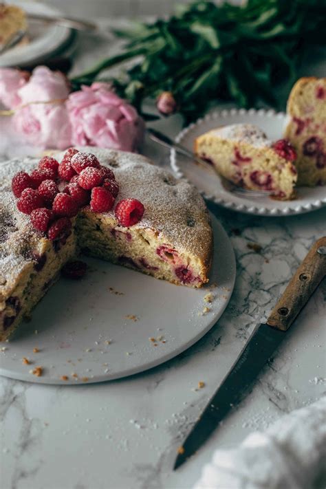 Raspberry White Chocolate Cheesecake Cake