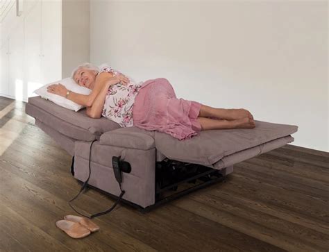 recliners that make a bed