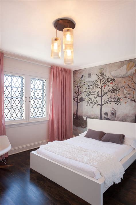 Amazing Guest Bedroom Wall Decor Ideas
