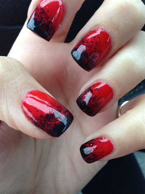 Black red Halloween nails Halloween nails, Nails, Black and red