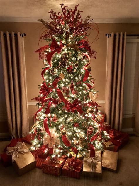 Red and Gold Christmas Tree with Jeweled Fruit in 2020 Red and gold