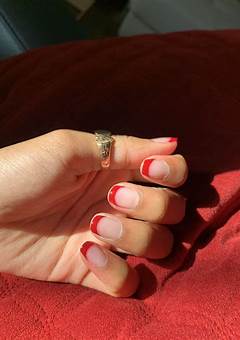 Red Tip Acrylic Nails Short: A Trendy And Chic Choice