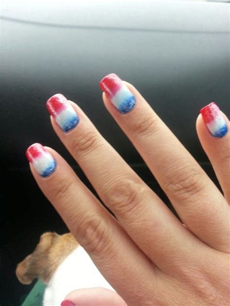 Red, white and blue glitter ombre nail art Ombre nails glitter, Blue ombre nails, Nail art ombre