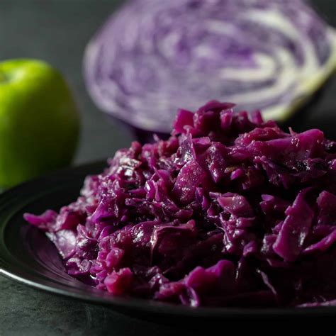 QuickBraised Red Cabbage and Apple recipe