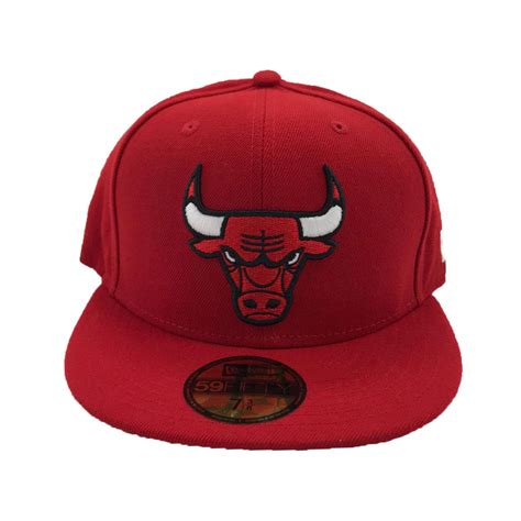 red chicago bulls fitted hat