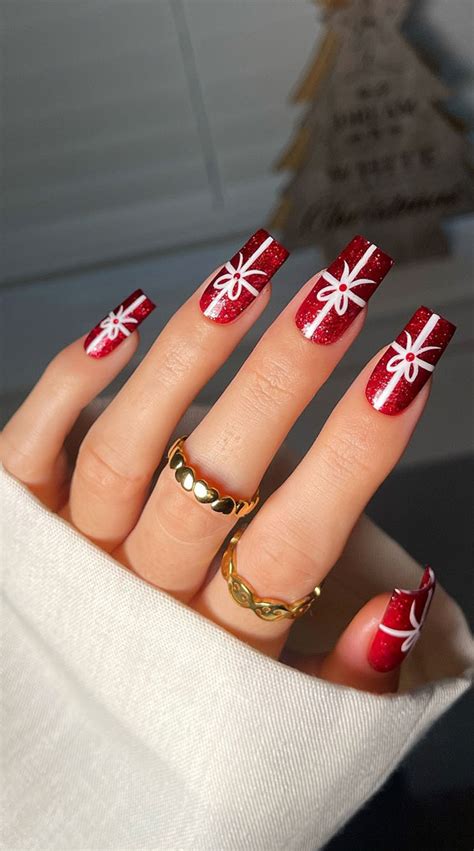 Red Christmas Nails Present