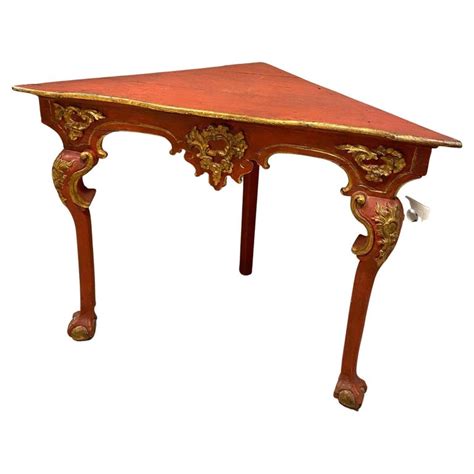 Red Corner Table