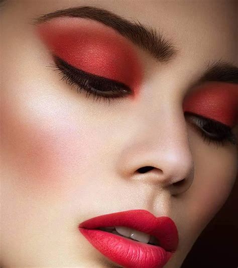 Red Eyeshadow Eye Makeup