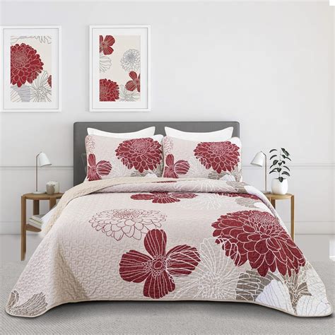 Red Floral Quilt Set