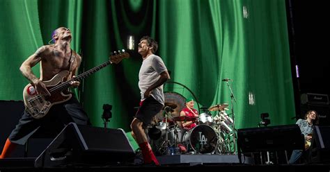 red hot chili peppers auckland