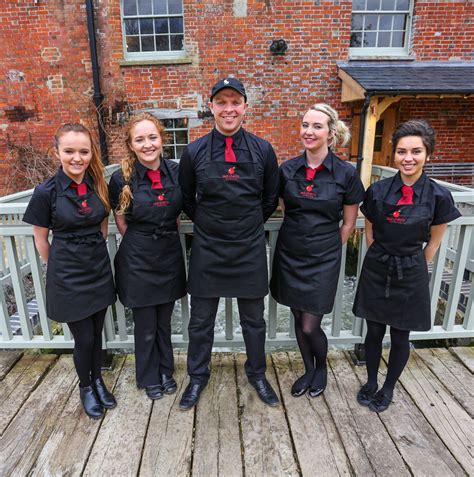 Red Lobster Dress Code