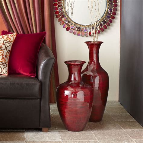 Red Vases Decor