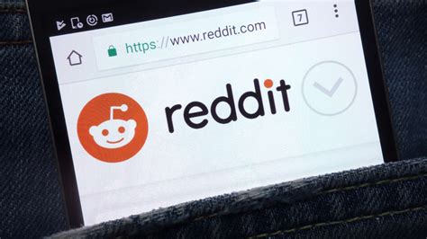 Reddit and Online Forums