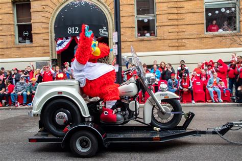 reds opening day parade 2021