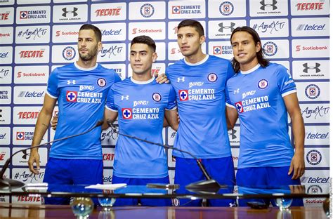 refuerzos de cruz azul