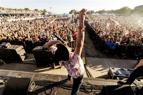 reggae concert atmosphere