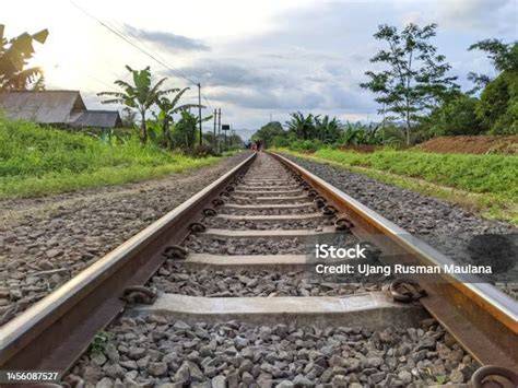 Rel kereta api
