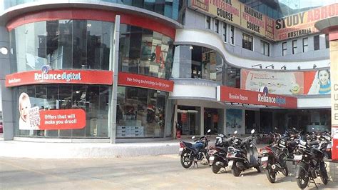 reliance digital store in vadodara
